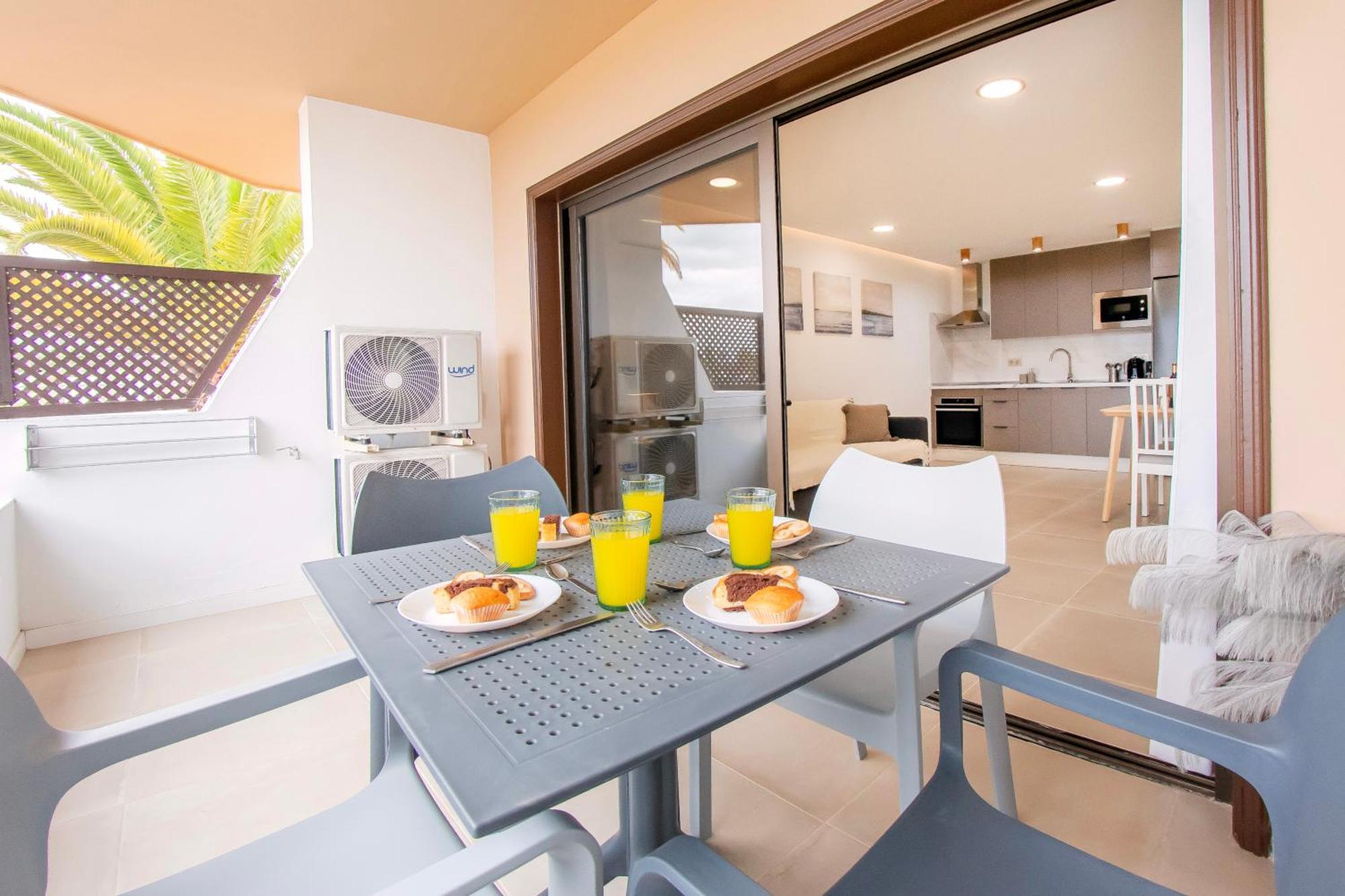 Newly Renovated, Luxurious Apartment With A Heated Pool, 259 산미겔데아보나 외부 사진