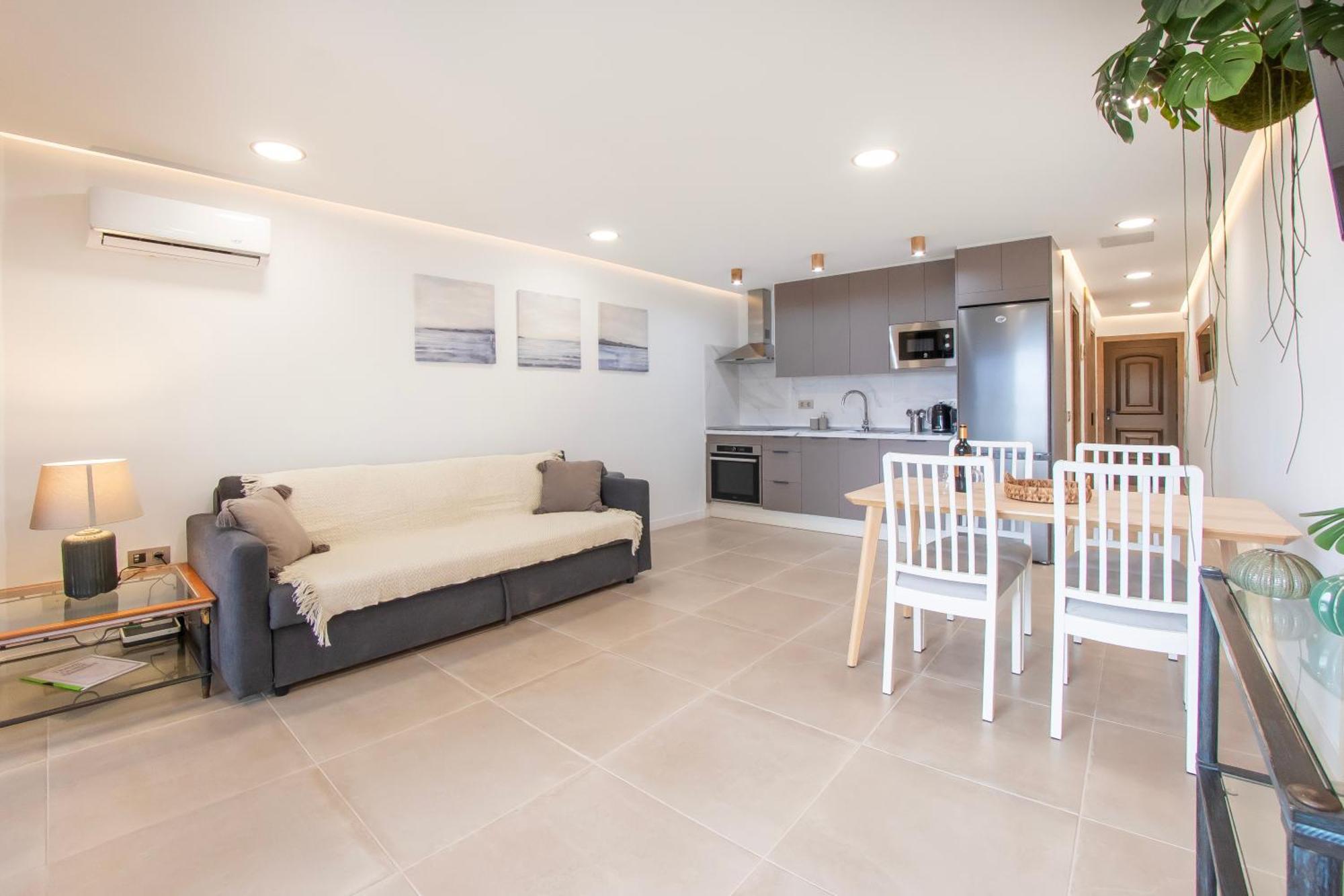 Newly Renovated, Luxurious Apartment With A Heated Pool, 259 산미겔데아보나 외부 사진