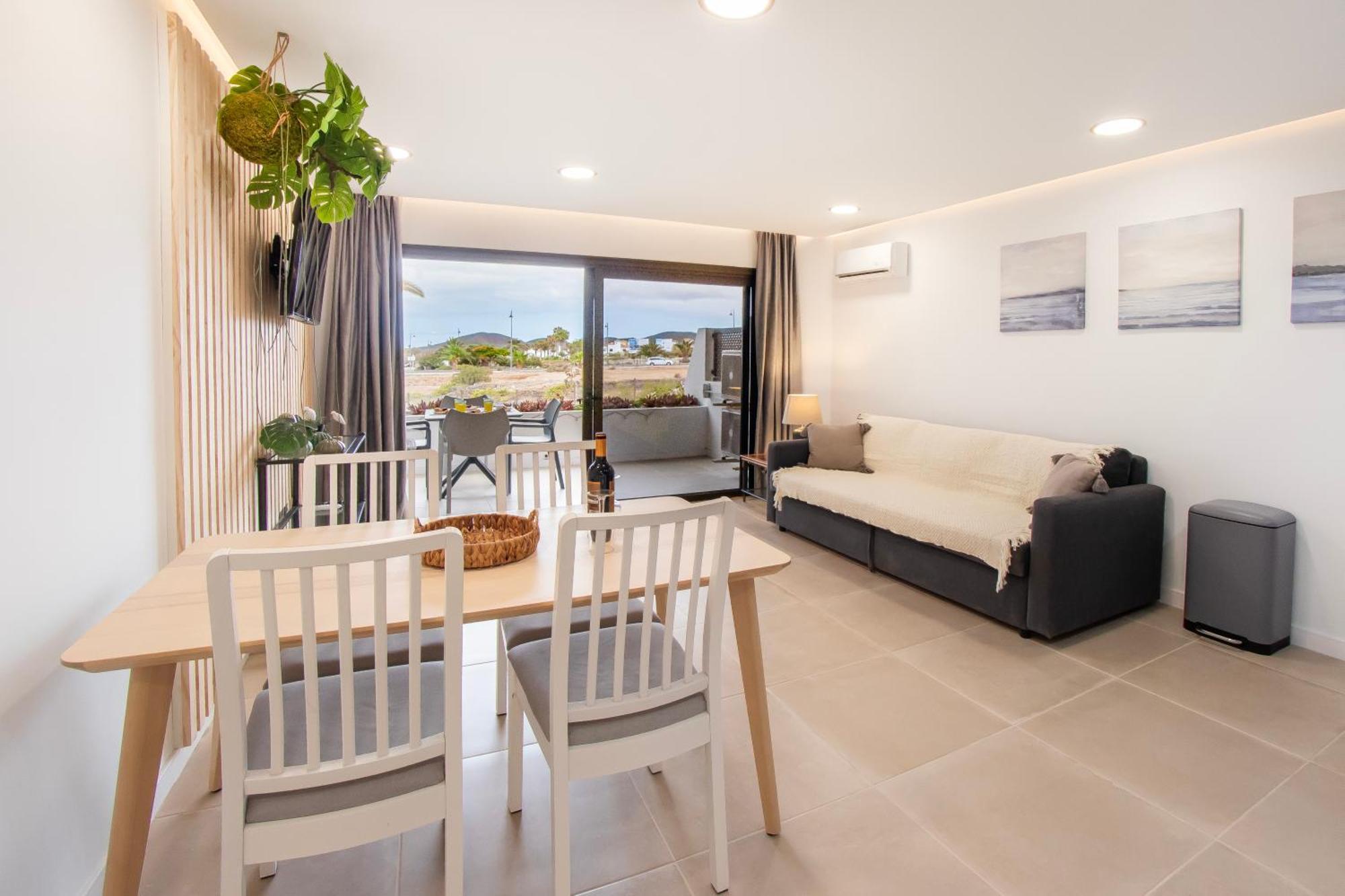 Newly Renovated, Luxurious Apartment With A Heated Pool, 259 산미겔데아보나 외부 사진