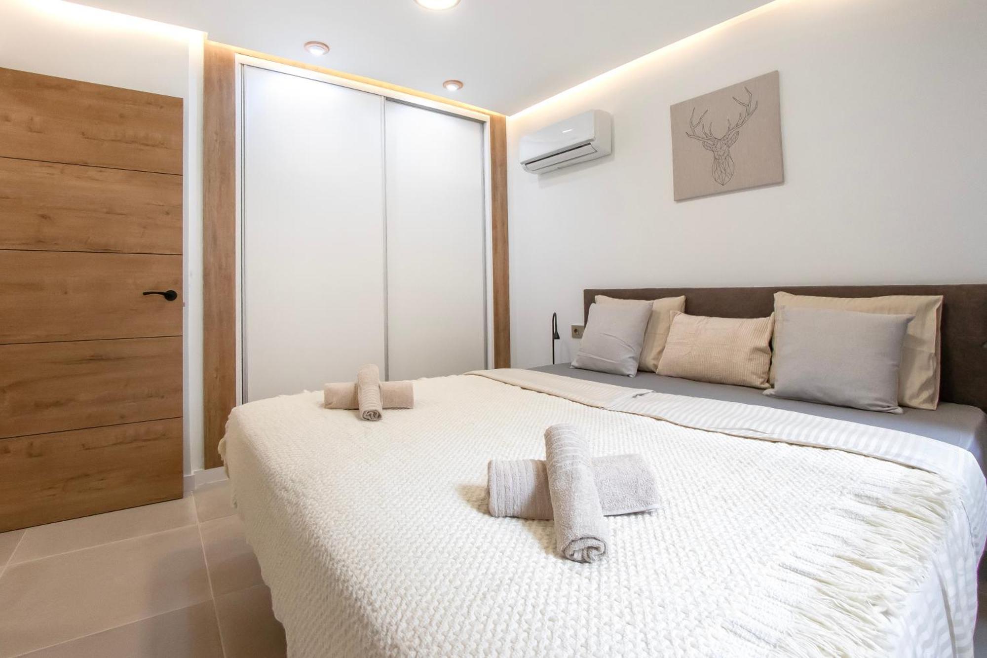 Newly Renovated, Luxurious Apartment With A Heated Pool, 259 산미겔데아보나 외부 사진