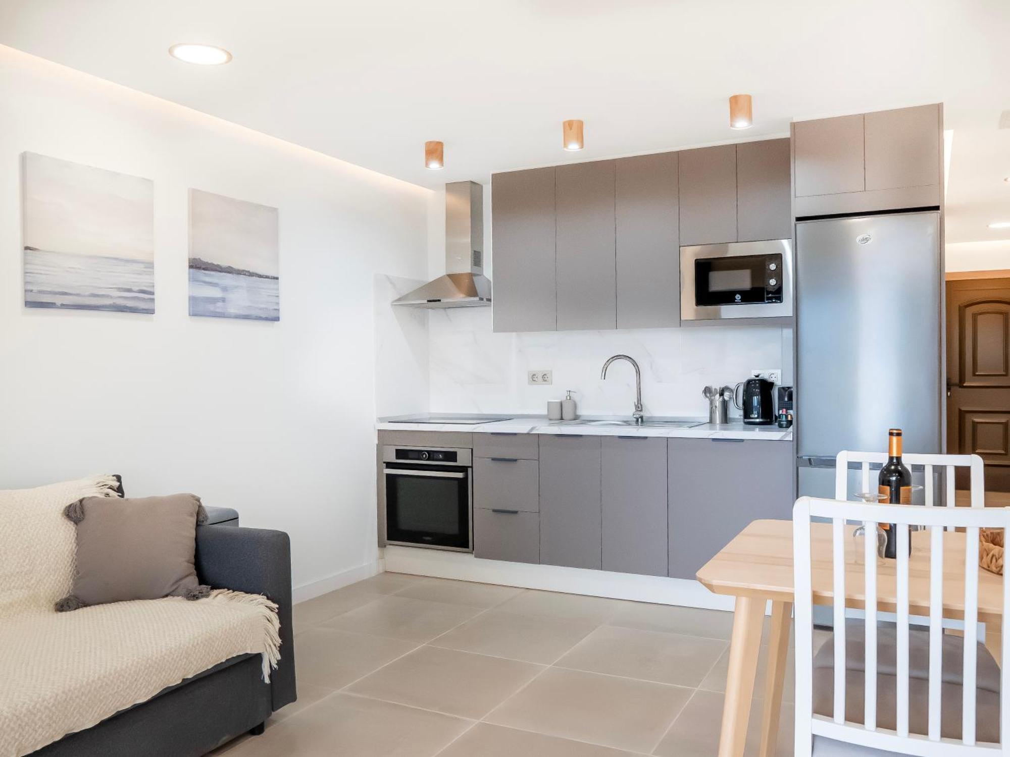 Newly Renovated, Luxurious Apartment With A Heated Pool, 259 산미겔데아보나 외부 사진